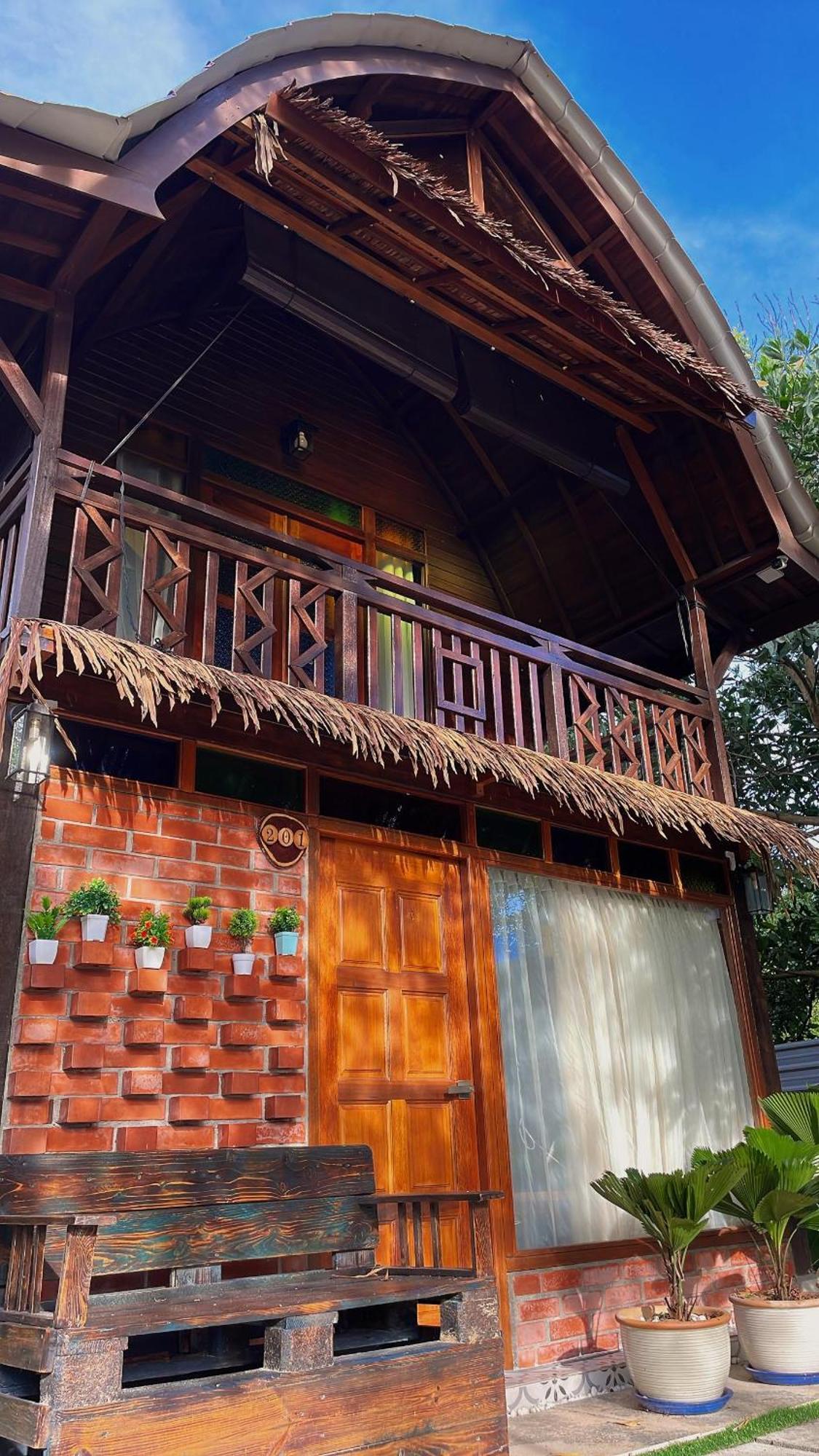 Golden Chenang Village パンタイ・サナング エクステリア 写真
