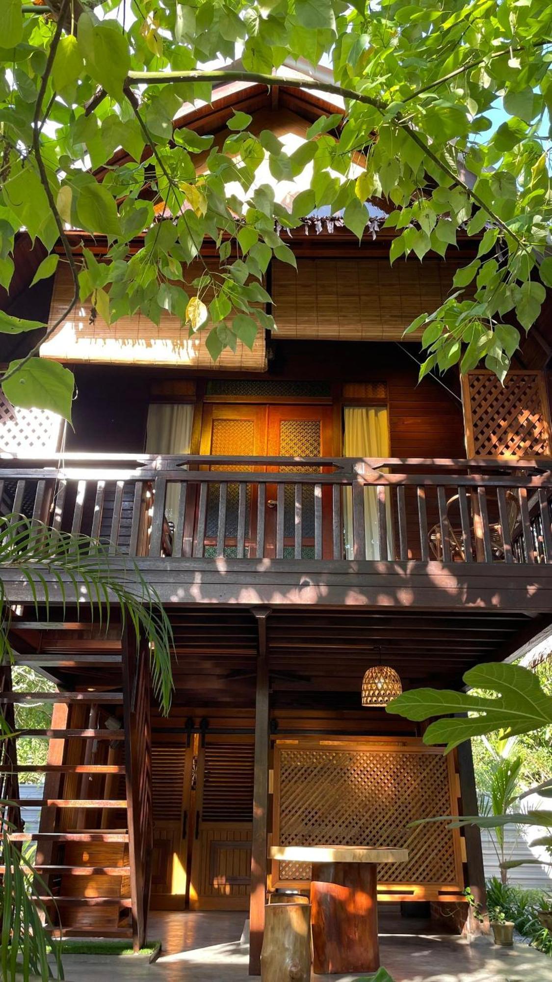 Golden Chenang Village パンタイ・サナング エクステリア 写真