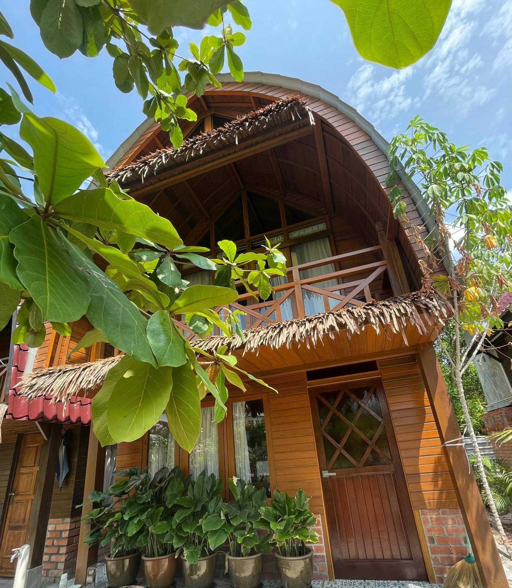 Golden Chenang Village パンタイ・サナング エクステリア 写真