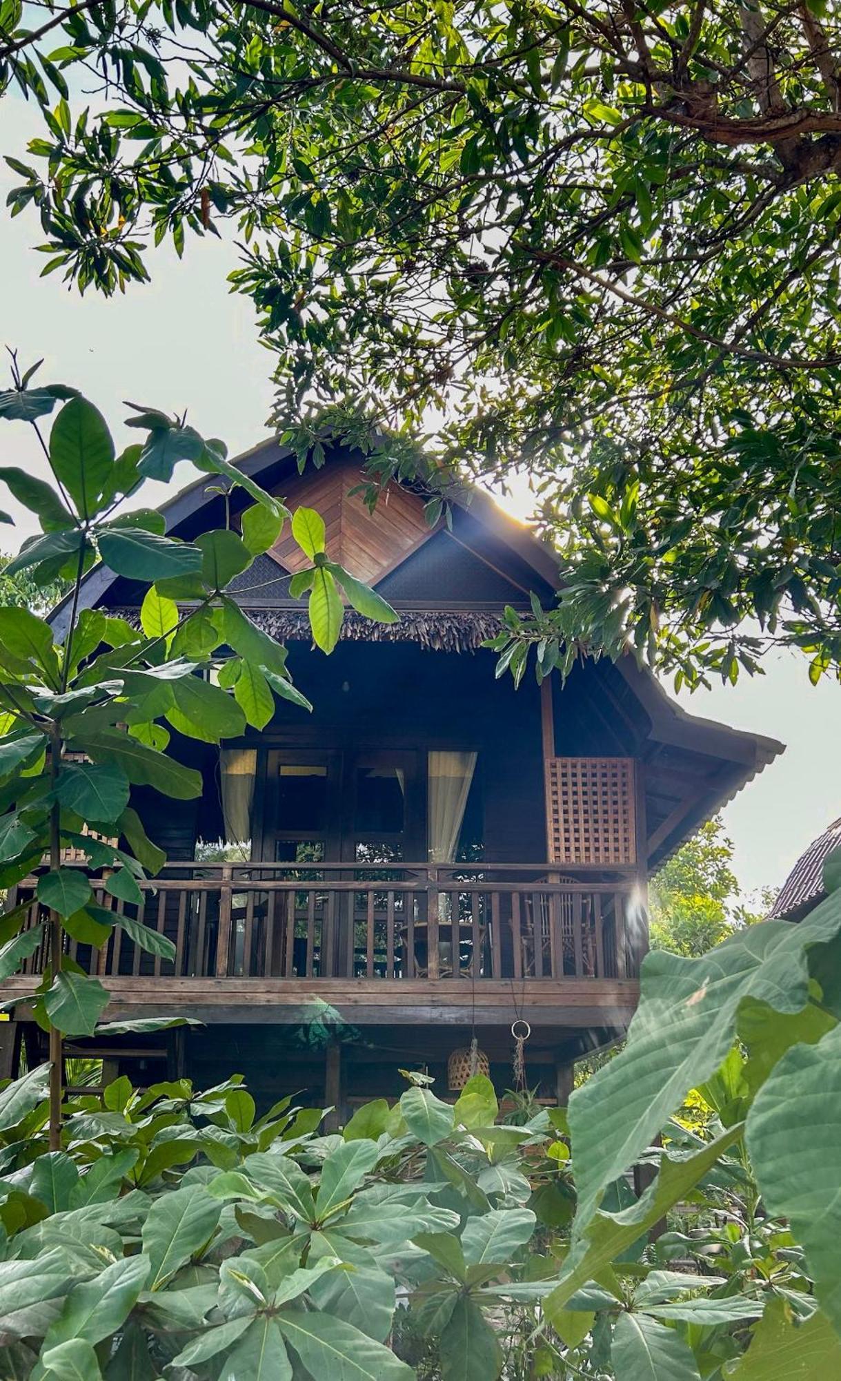 Golden Chenang Village パンタイ・サナング エクステリア 写真